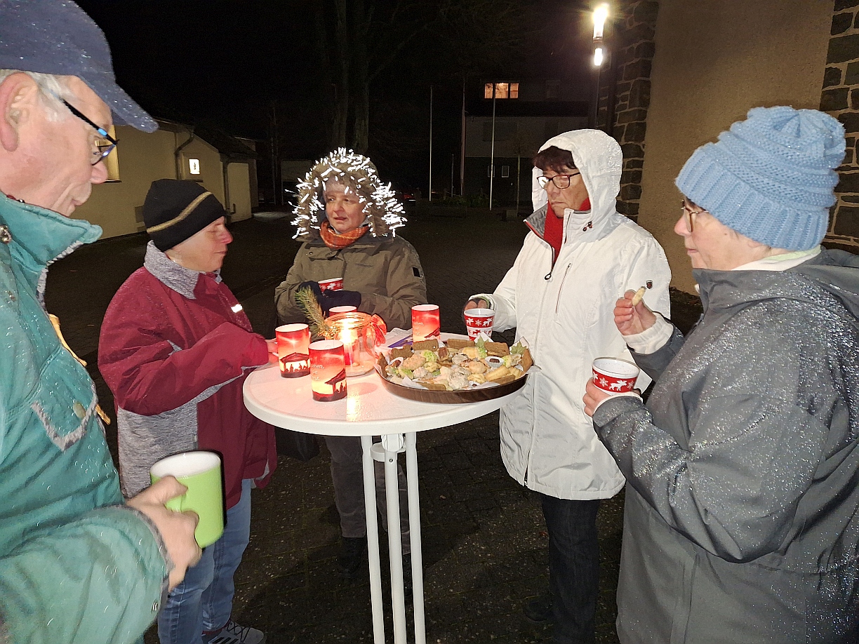 Lebendiger Adventskalender 2024 107 (c) Paul-Joachim Schmülling Lebendiger Adventskalender 2024 107 (c) Paul-Joachim Schmülling