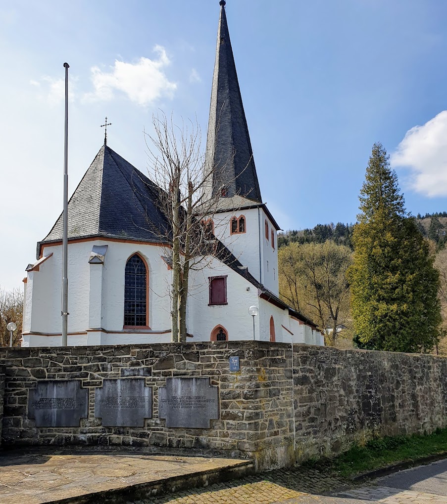 St. Johann Baptist, Olef (c) wandelpaden.com