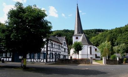 St. Johann Baptist, Olef (c) wandelpaden.com