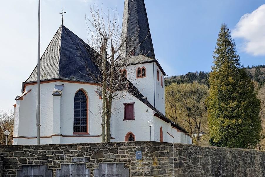 St. Johann Baptist, Olef