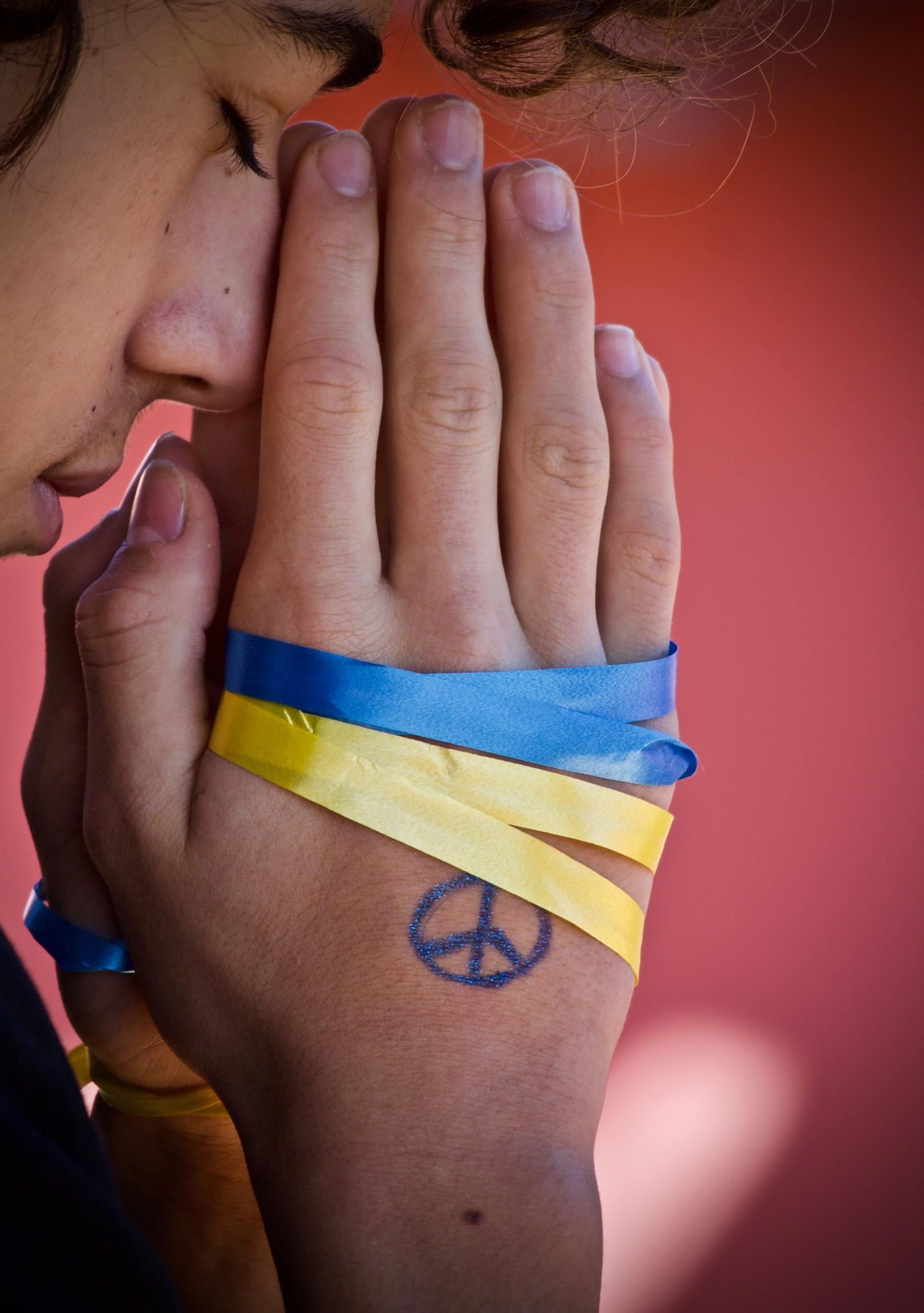 Beten für die Ukraine (c) sweetlouise_pixabay_pfarrbriefservice